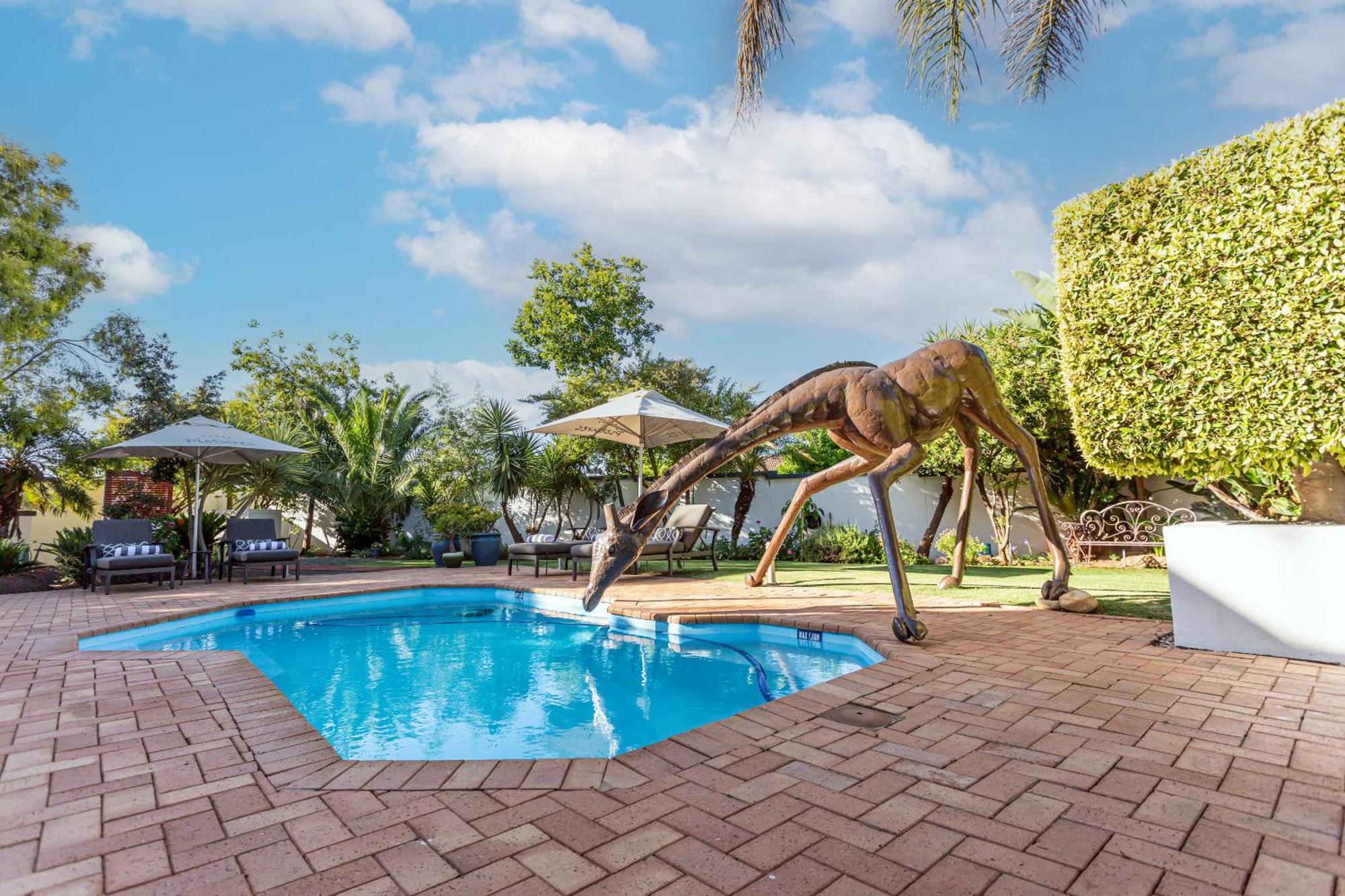 Pictures Guest House Boutique Hotel Oudtshoorn Exterior photo