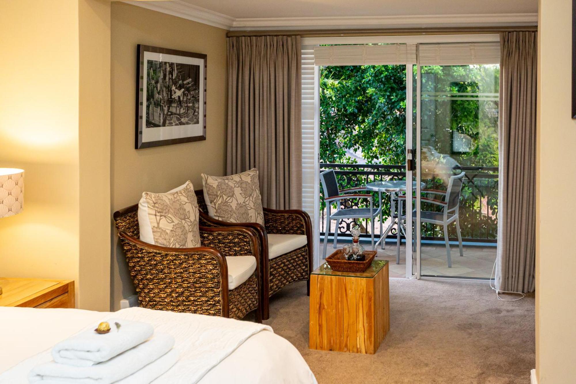 Pictures Guest House Boutique Hotel Oudtshoorn Exterior photo