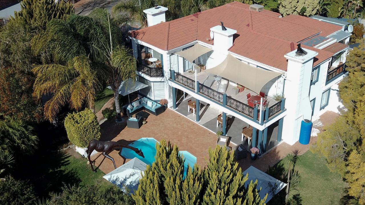 Pictures Guest House Boutique Hotel Oudtshoorn Exterior photo